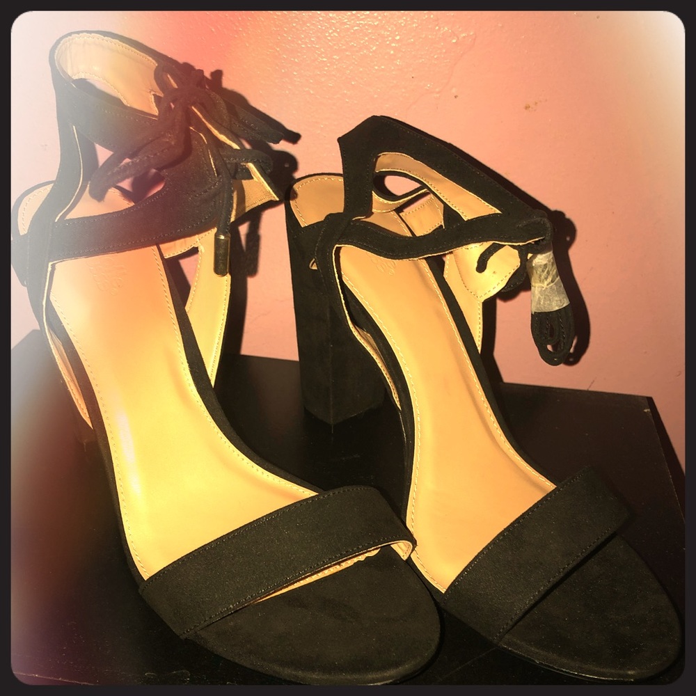 Black block heel sandal